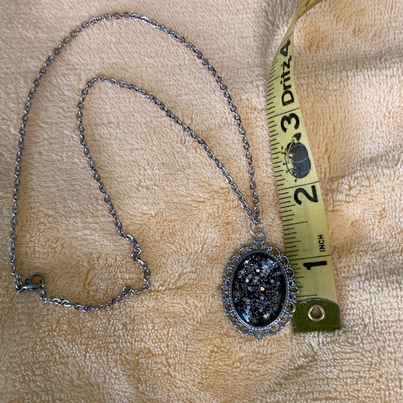 Galaxy hand-painted pendant - Picture 7 of 9